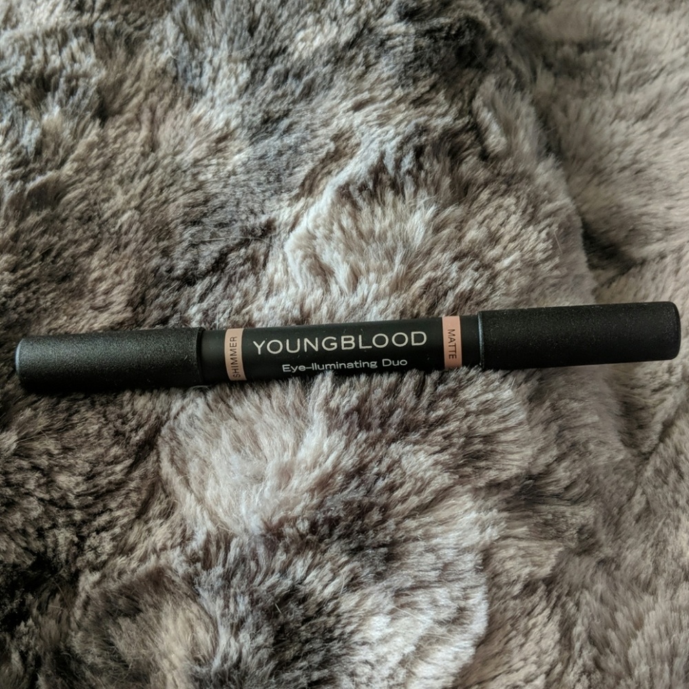 Young blood eye Illuminating Duo